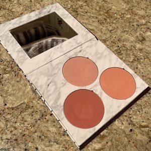 Fitglow Stillness Blush Palette